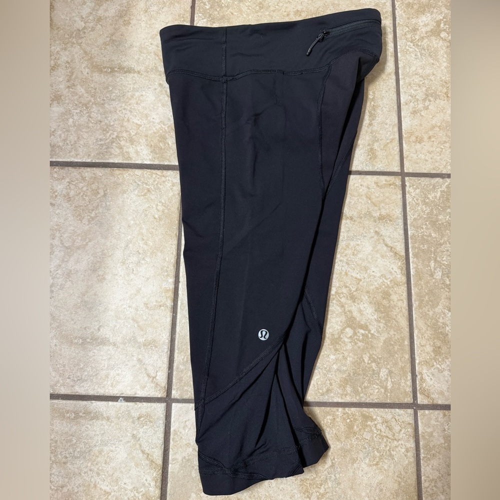 Lululemon Black Cropped Leggings - Picture 10 of 12